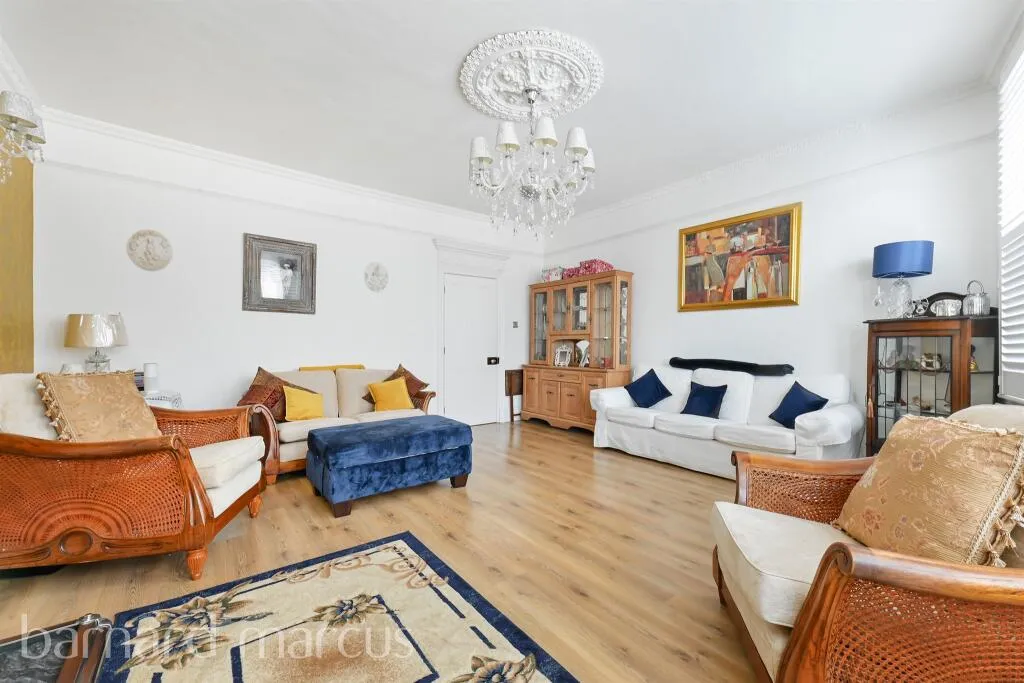 4 bed Maisonette