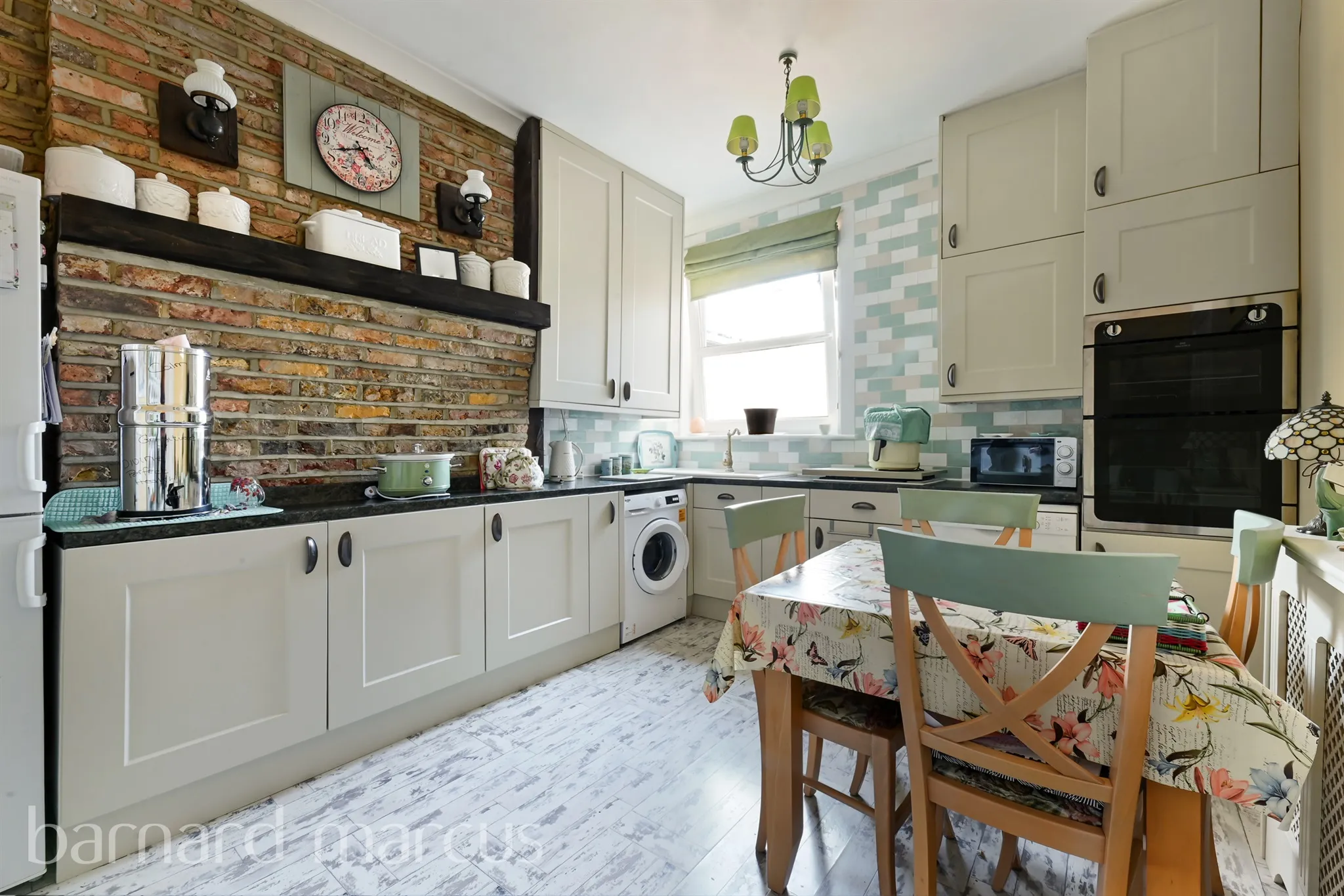 4 bed Maisonette