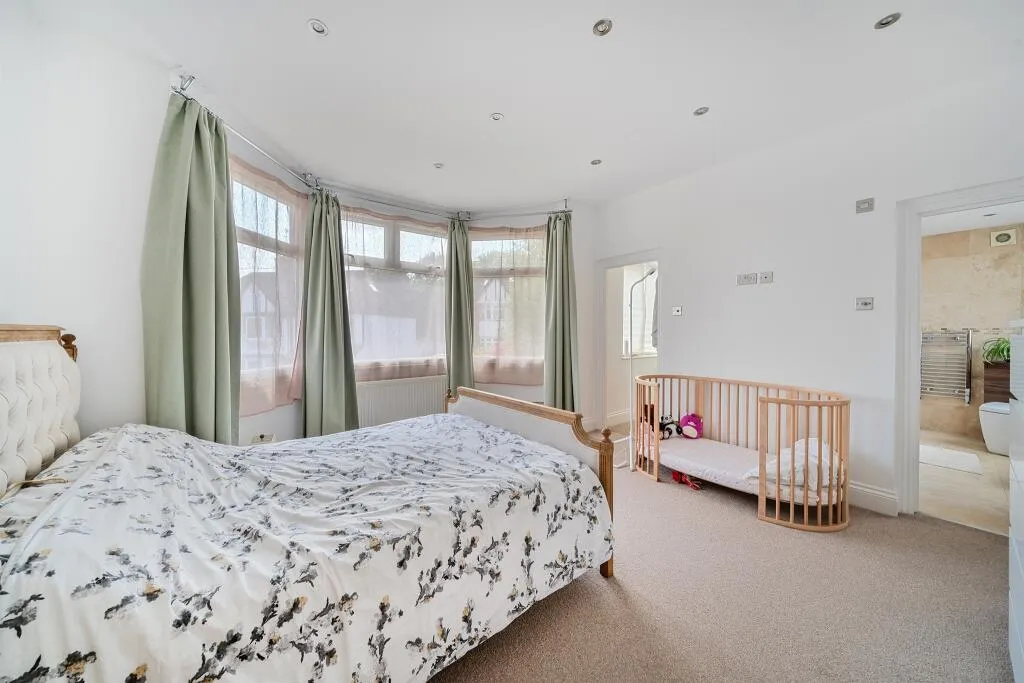 4 bed Semi-Detached