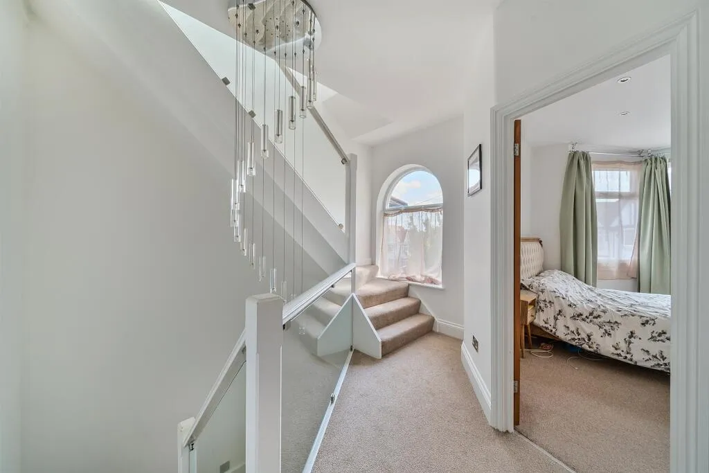 4 bed Semi-Detached