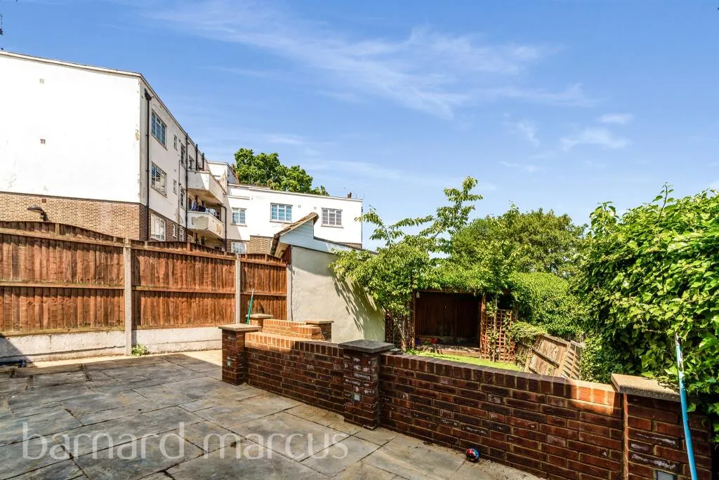4 bed Semi-Detached