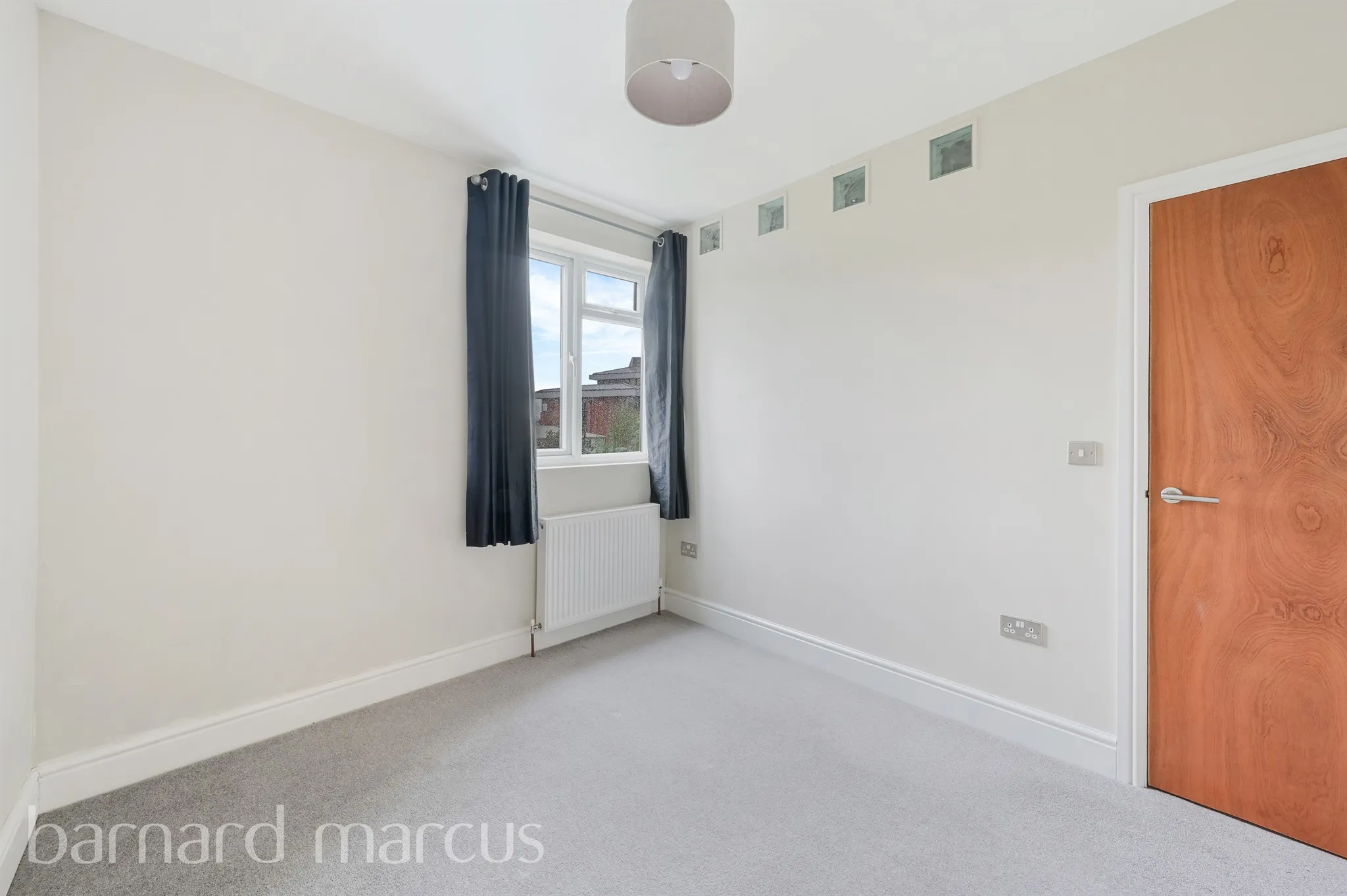 1 bed Ground Flat