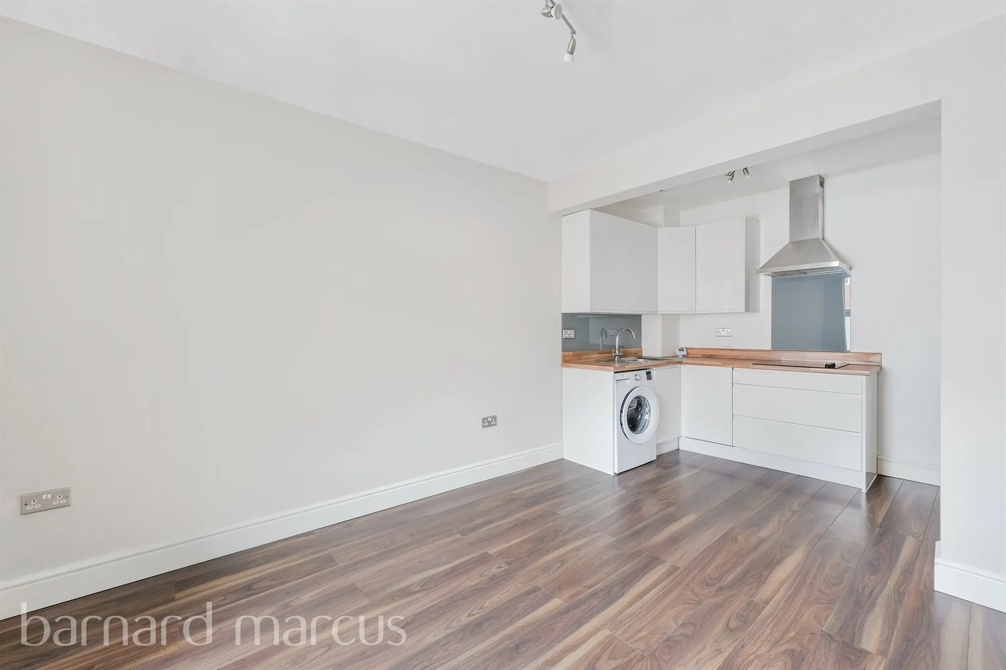 1 bed Ground Flat