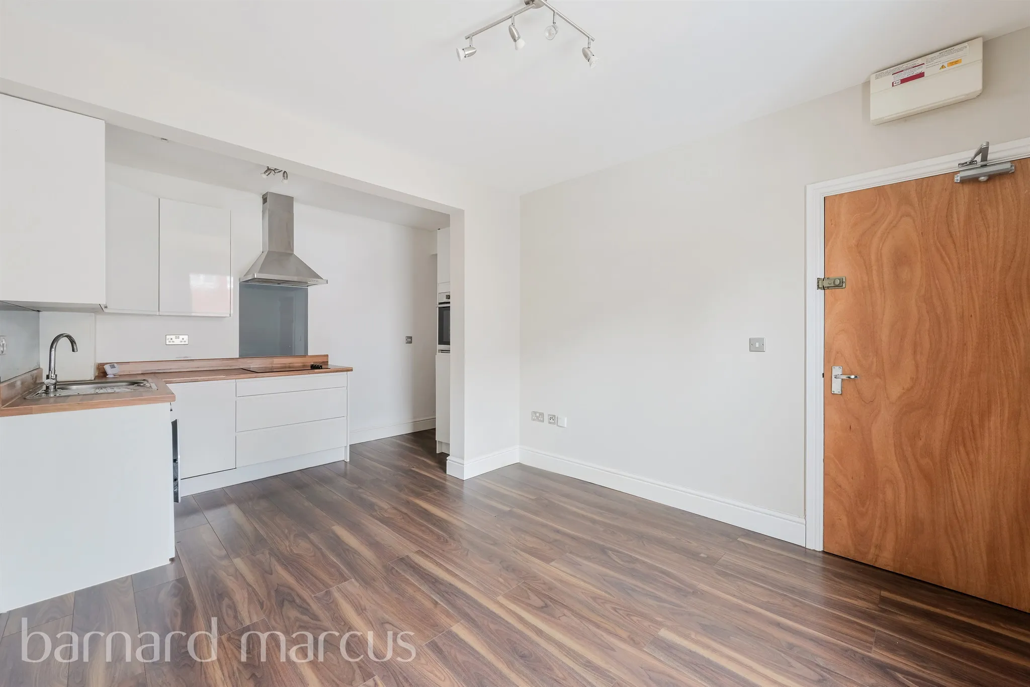 1 bed Ground Flat