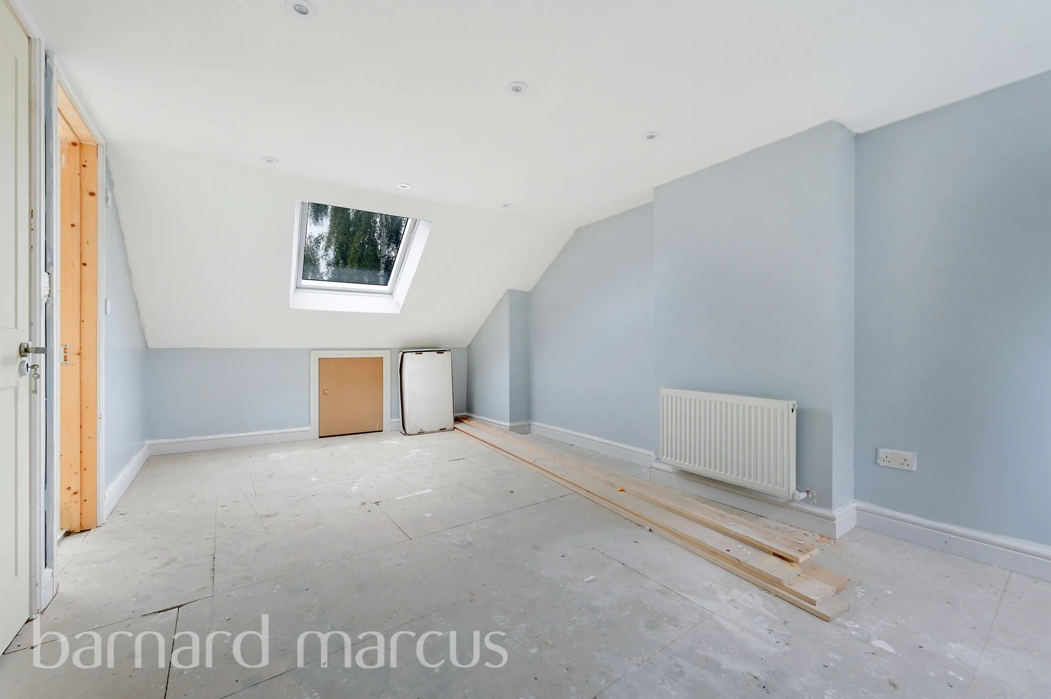 5 bed Semi-Detached
