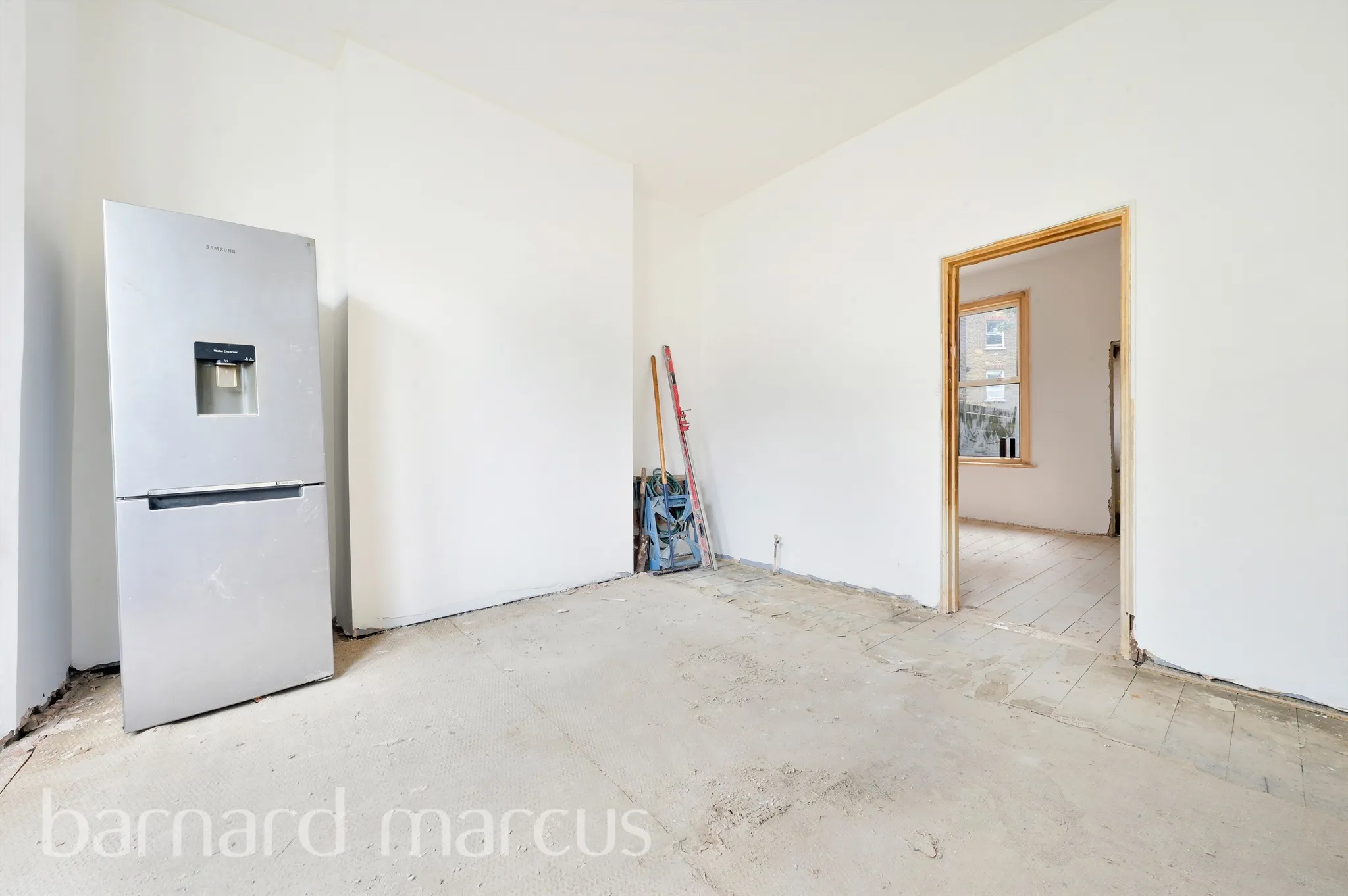 5 bed Semi-Detached