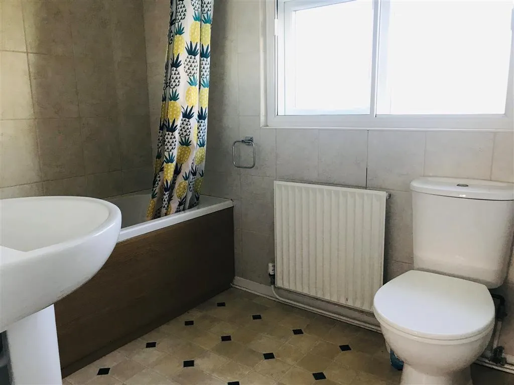 19, Stenner Road, LINCOLN, Lincolnshire, LN4 4RP