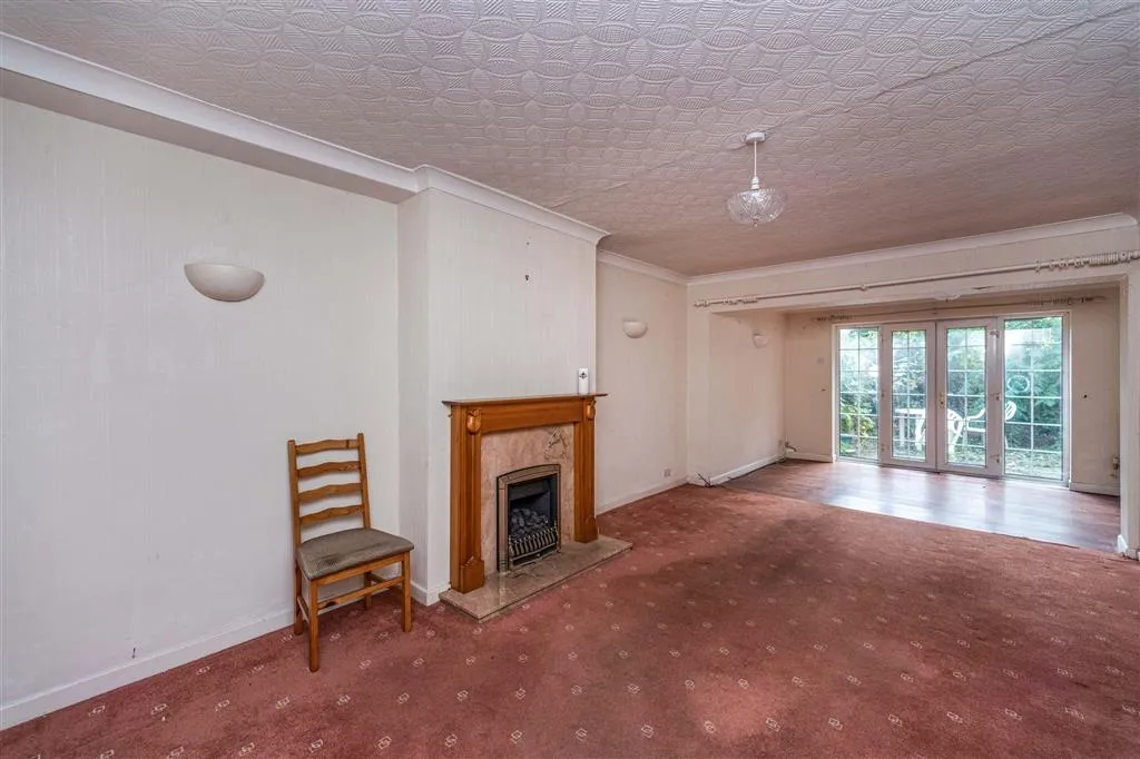 1, Cleviston Gardens, PORTHCAWL, Mid Glamorgan, CF36 5RW