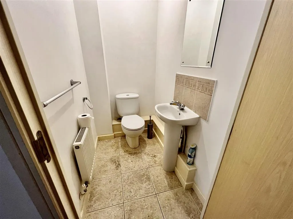 66, Rossby (Roseby), READING, Berkshire, RG2 9FS