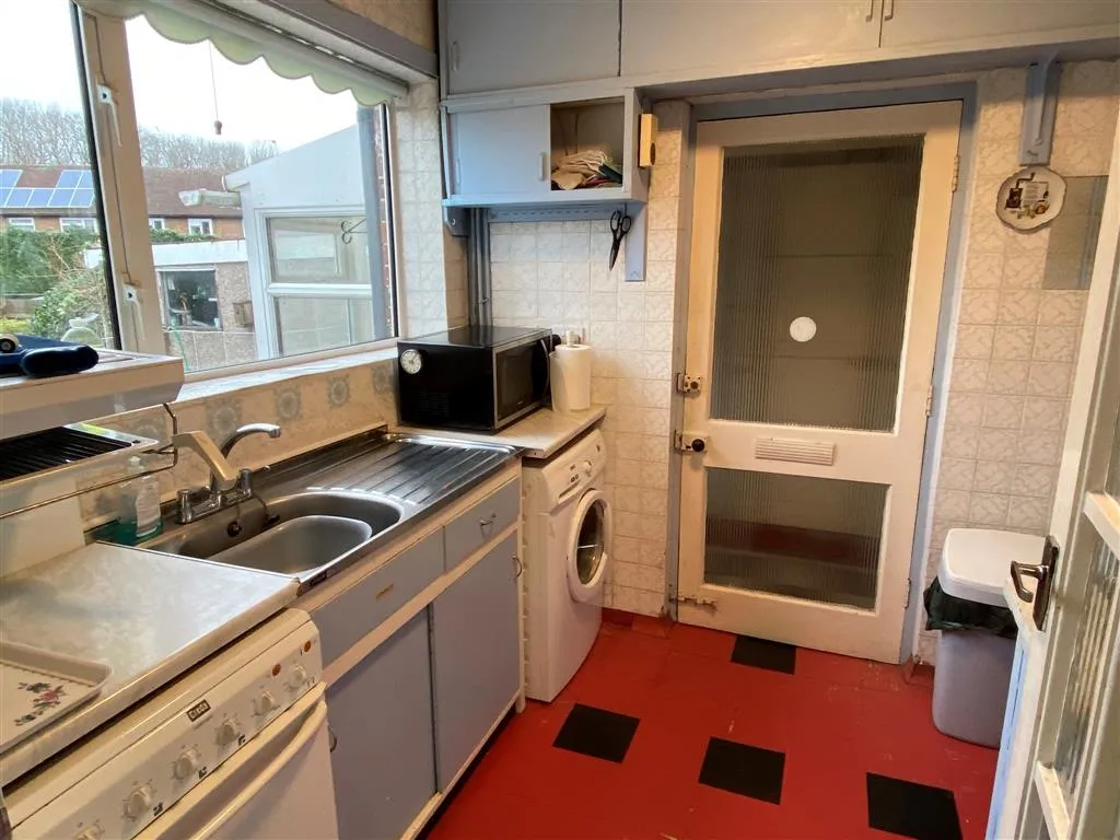 83, Trent Avenue, DERBY, Derbyshire, DE65 6DN
