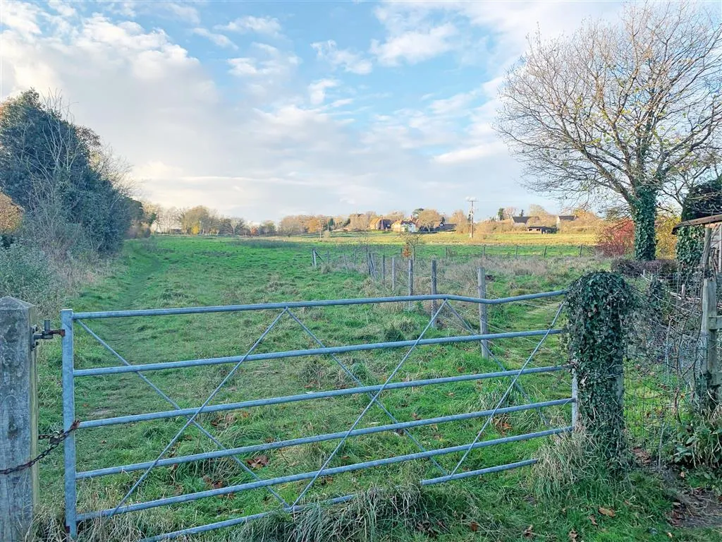 Paddock off, Kettle Green Lane, MUCH HADHAM, Hertfordshire, SG10 6AJ