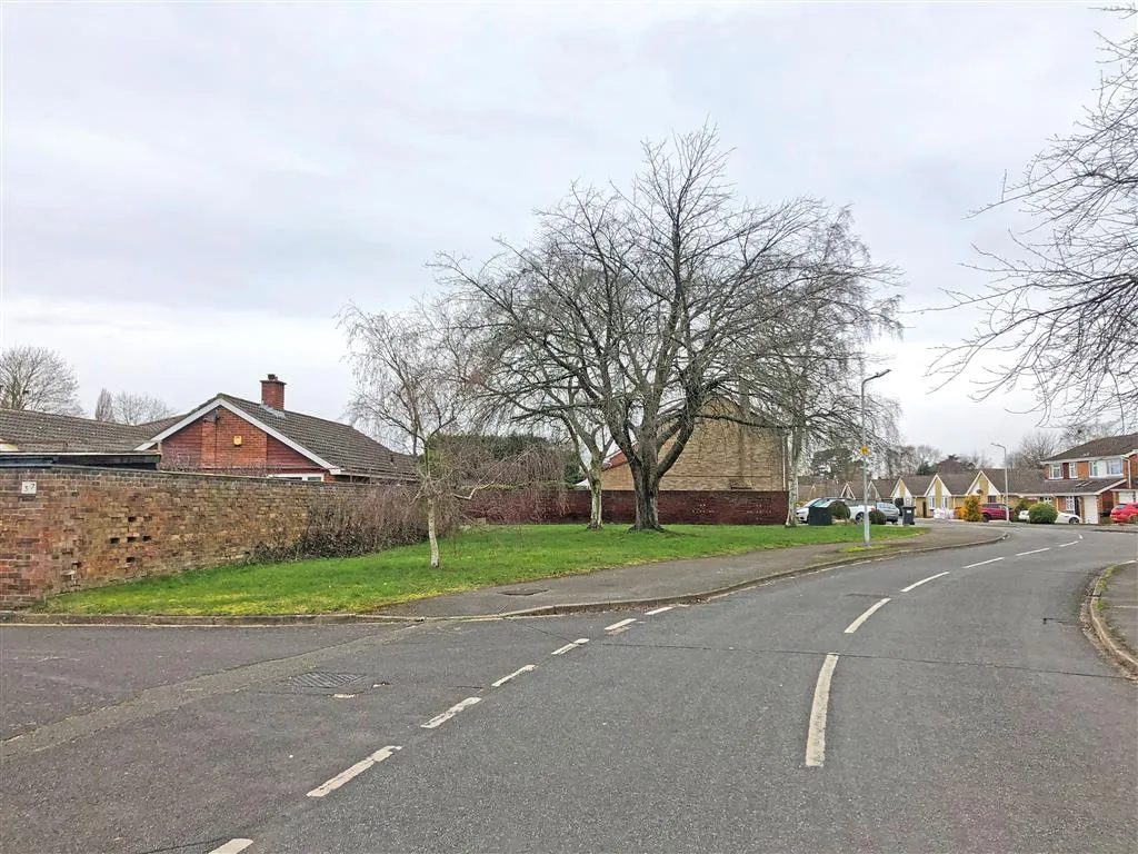 Land adj, 47, Lambourne Drive, MAIDENHEAD, Berkshire, SL6 3HN