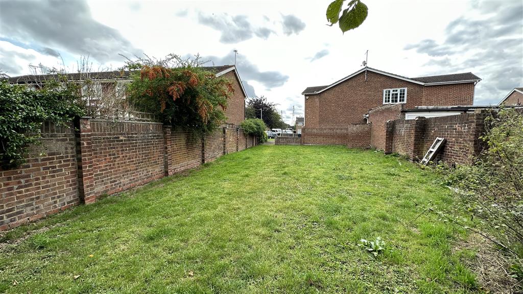 Land adj. 7, Brickcroft, BROXBOURNE, Hertfordshire, EN10 6AR