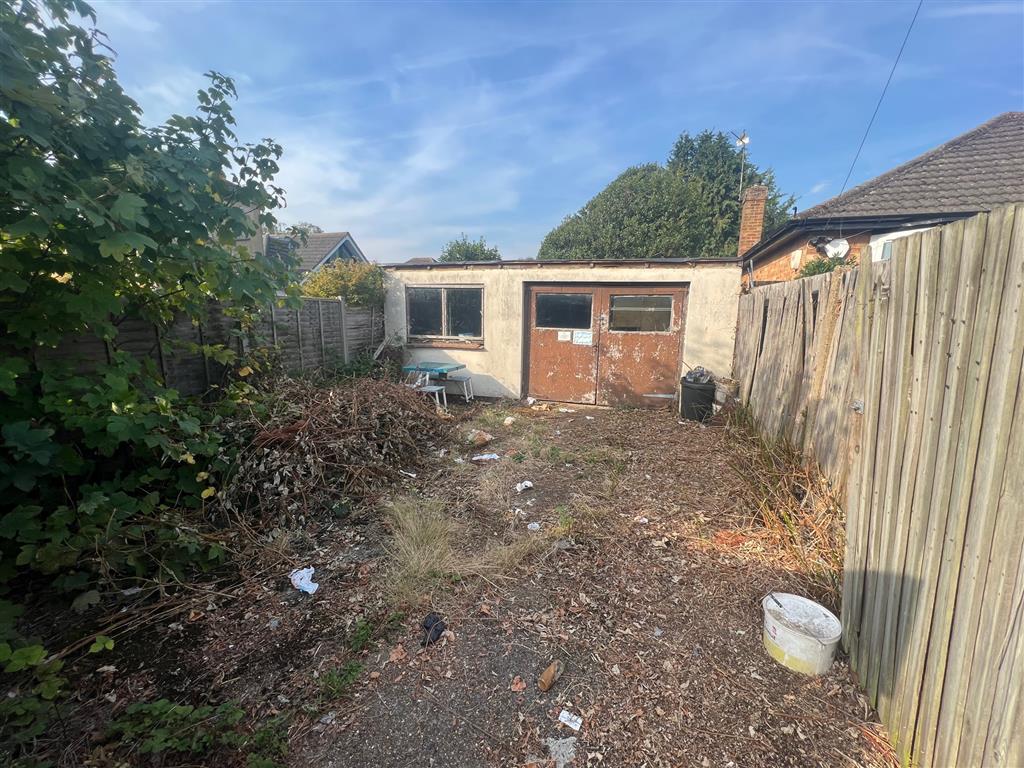 Workshop/Unit and Yard, Avondale Road, ASHFORD, Middlesex, TW15 3HQ