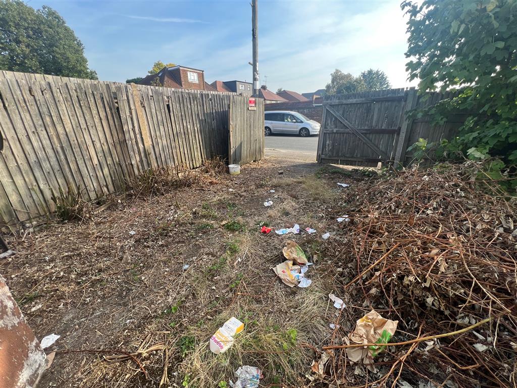Workshop/Unit and Yard, Avondale Road, ASHFORD, Middlesex, TW15 3HQ