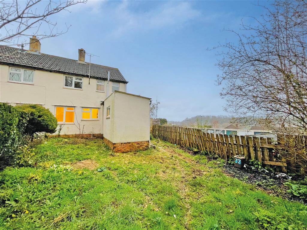 67, Southmead Crescent, CREWKERNE, Somerset, TA18 8DL