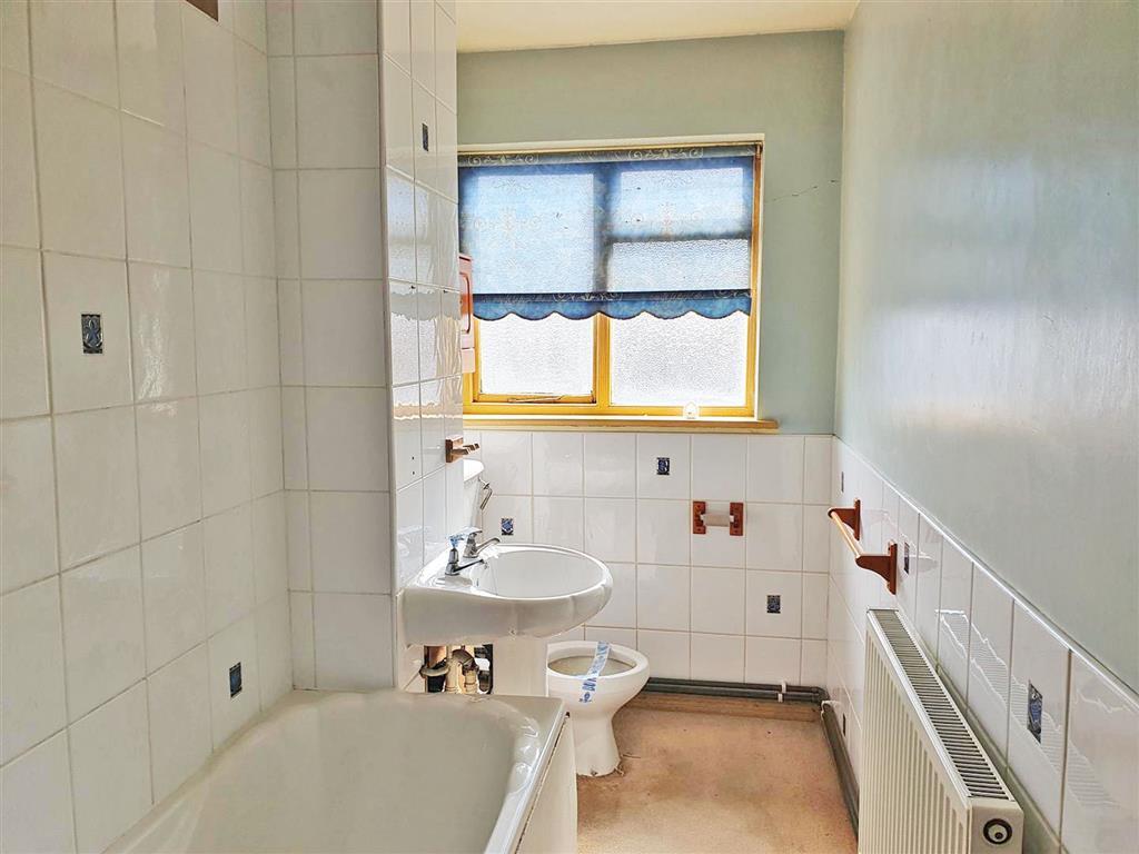 Flat 10, Hollybank Hill, London Road, SITTINGBOURNE, Kent, ME10 1NF