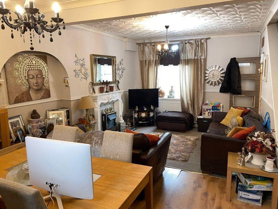 84, High Street, TONYPANDY, Mid Glamorgan, CF40 2BH