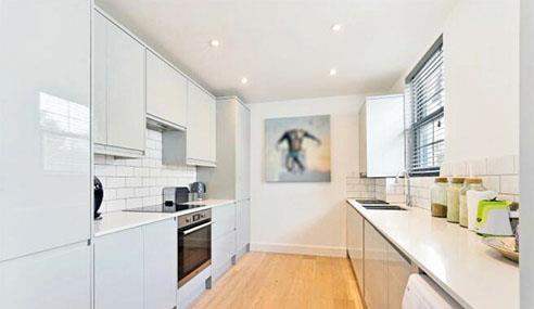 154b, Ewell Road, SURBITON, Surrey, KT6 6HE
