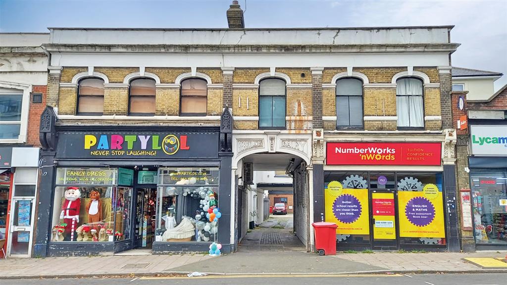 154b, Ewell Road, SURBITON, Surrey, KT6 6HE