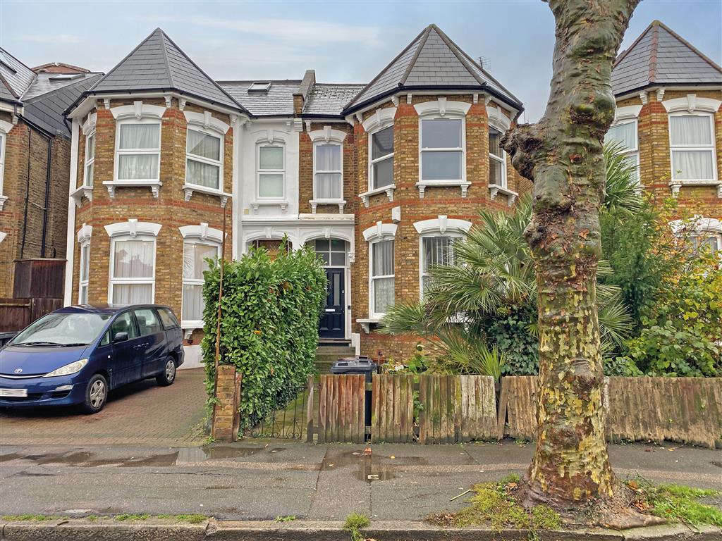 72A, Fairholt Road, London, N16 5HN