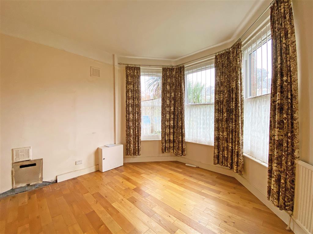 72A, Fairholt Road, London, N16 5HN