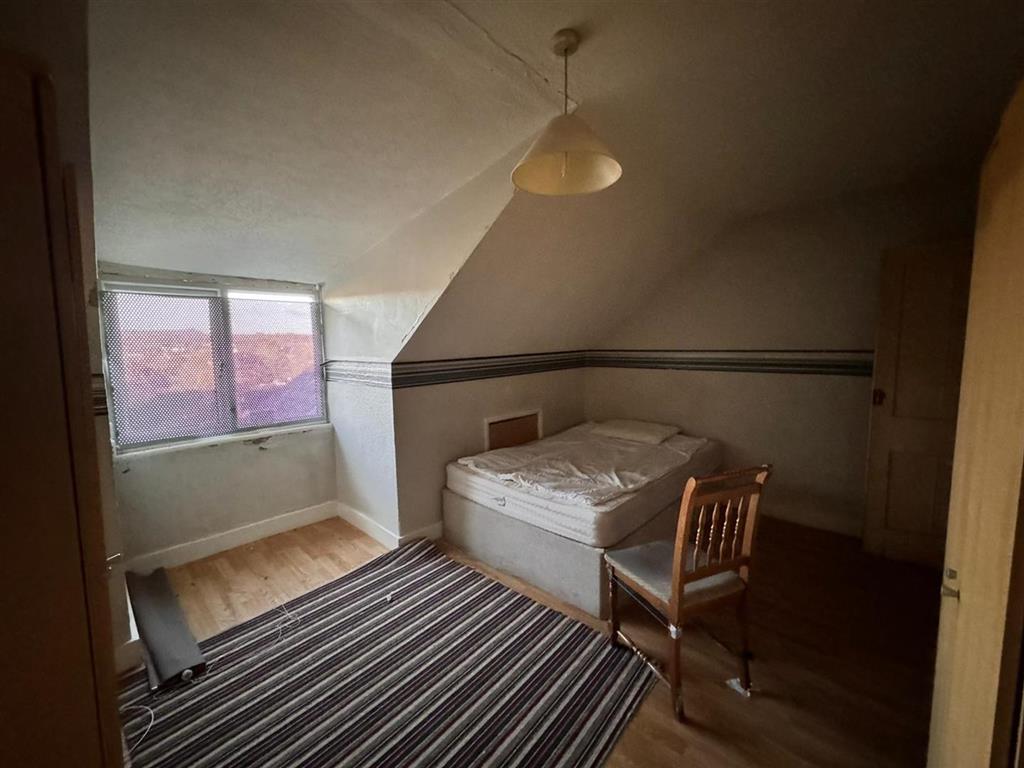 9, The Warren, ALDERSHOT, Hampshire, GU11 3AB
