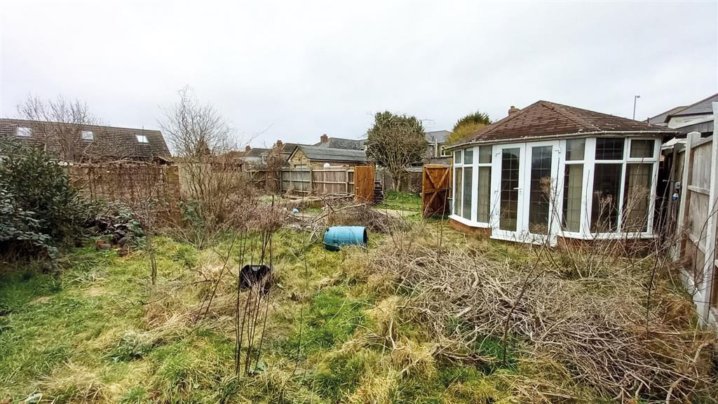 86A, Kenilworth Road, ASHFORD, Middlesex, TW15 3EW