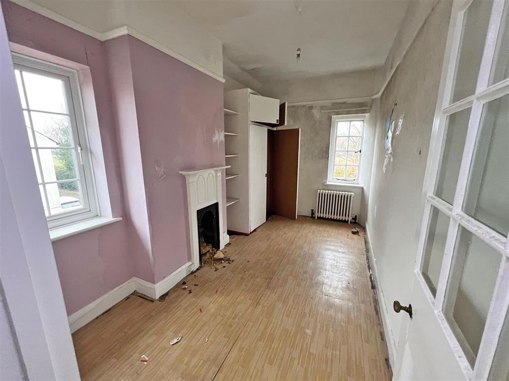 2, Barrowsfield, Sanderstead, SOUTH CROYDON, Surrey, CR2 9BZ