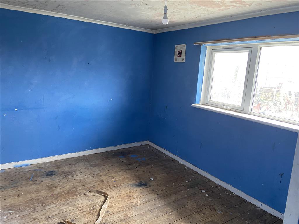 4, Avon Crescent, GLOUCESTER, Gloucestershire, GL3 4LG