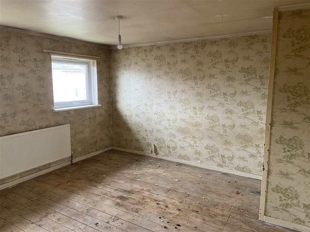 4, Avon Crescent, GLOUCESTER, Gloucestershire, GL3 4LG