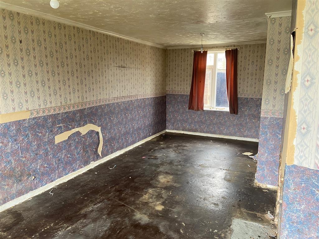 4, Avon Crescent, GLOUCESTER, Gloucestershire, GL3 4LG