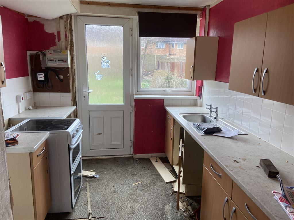 4, Avon Crescent, GLOUCESTER, Gloucestershire, GL3 4LG