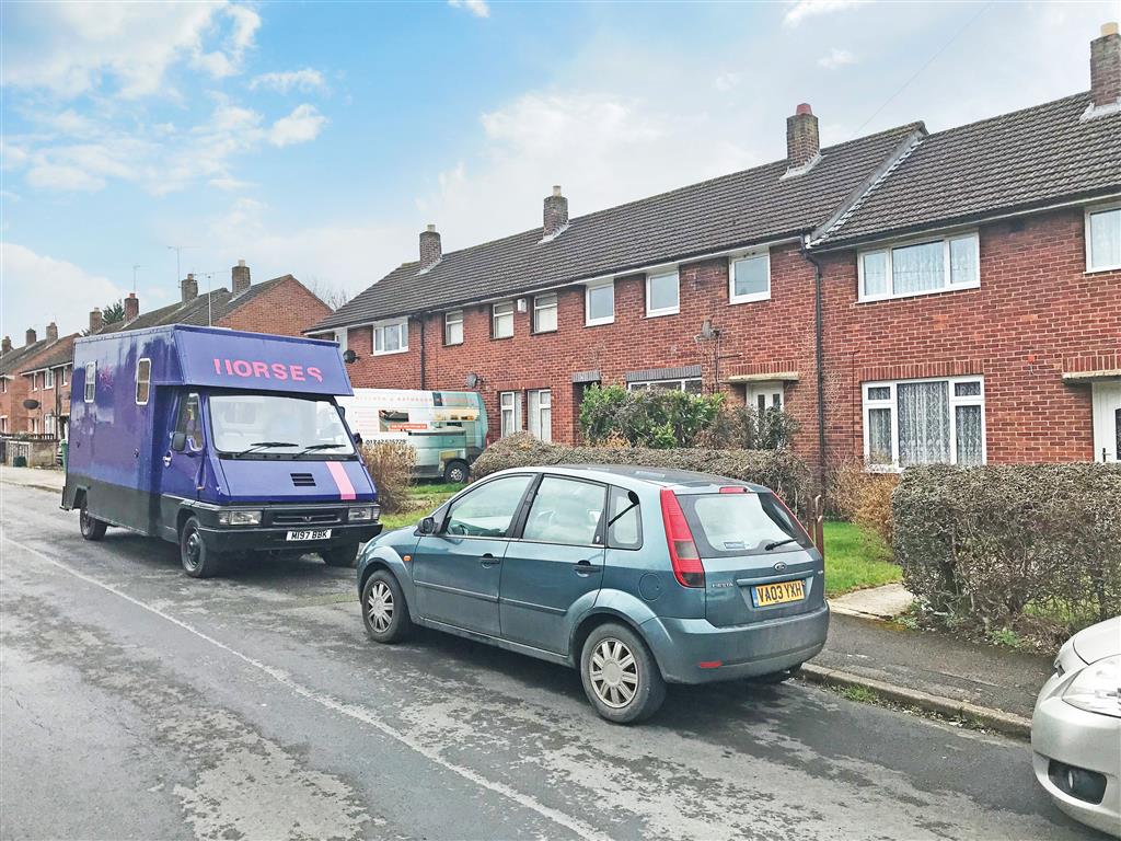 4, Avon Crescent, GLOUCESTER, Gloucestershire, GL3 4LG