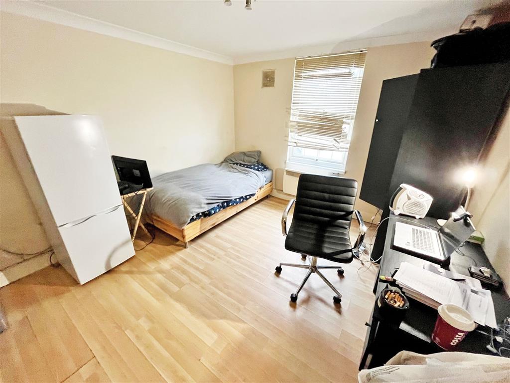 Flat 1, 290, Ewell Road, SURBITON, Surrey, KT6 7AQ