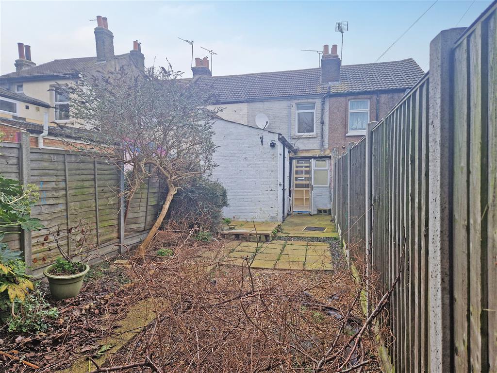 63, James Street, SHEERNESS, Kent, ME12 2QE