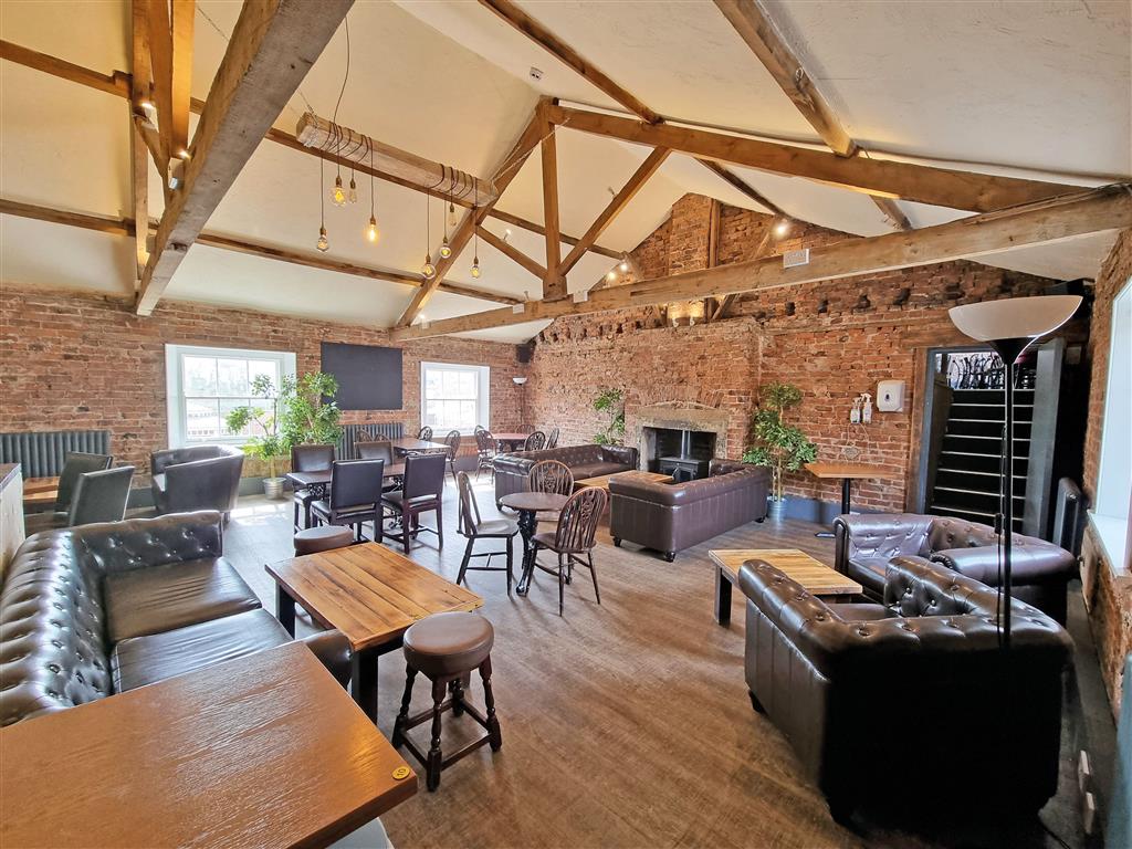 The Lowther Hotel, Aire Street, GOOLE, East Yorkshire, DN14 5QW