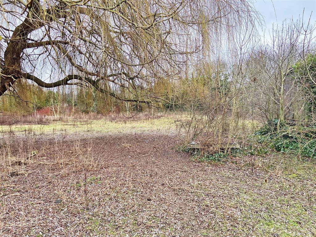 Land on the North West side of, Whittlesey Road, PETERBOROUGH, Cambridgeshire, PE2 8RW