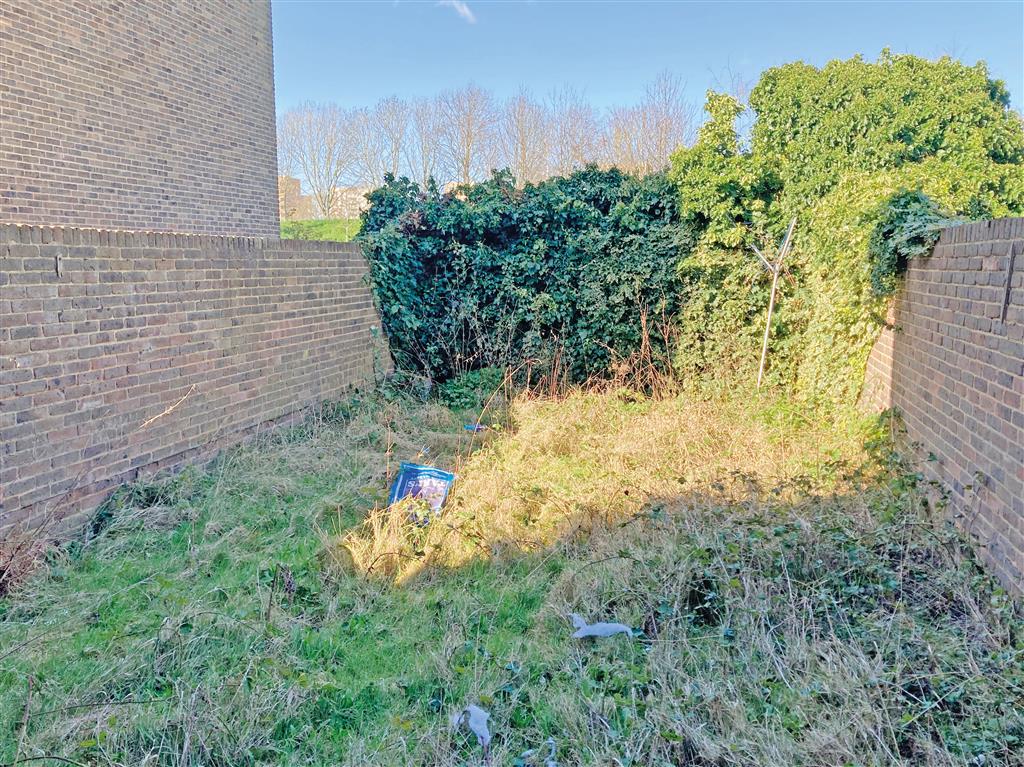 12, St. Edmunds Close, ERITH, Kent, DA18 4DU