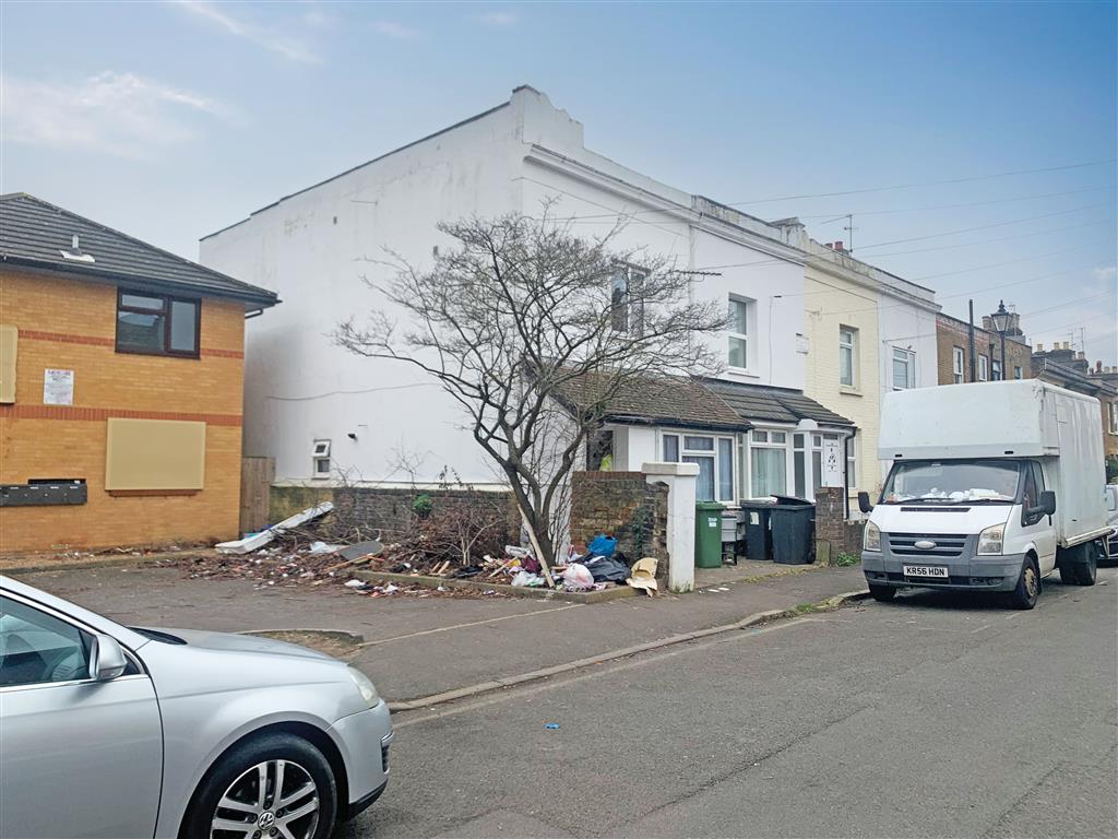 2a, Hencroft Street North, SLOUGH, Berkshire, SL1 1RD