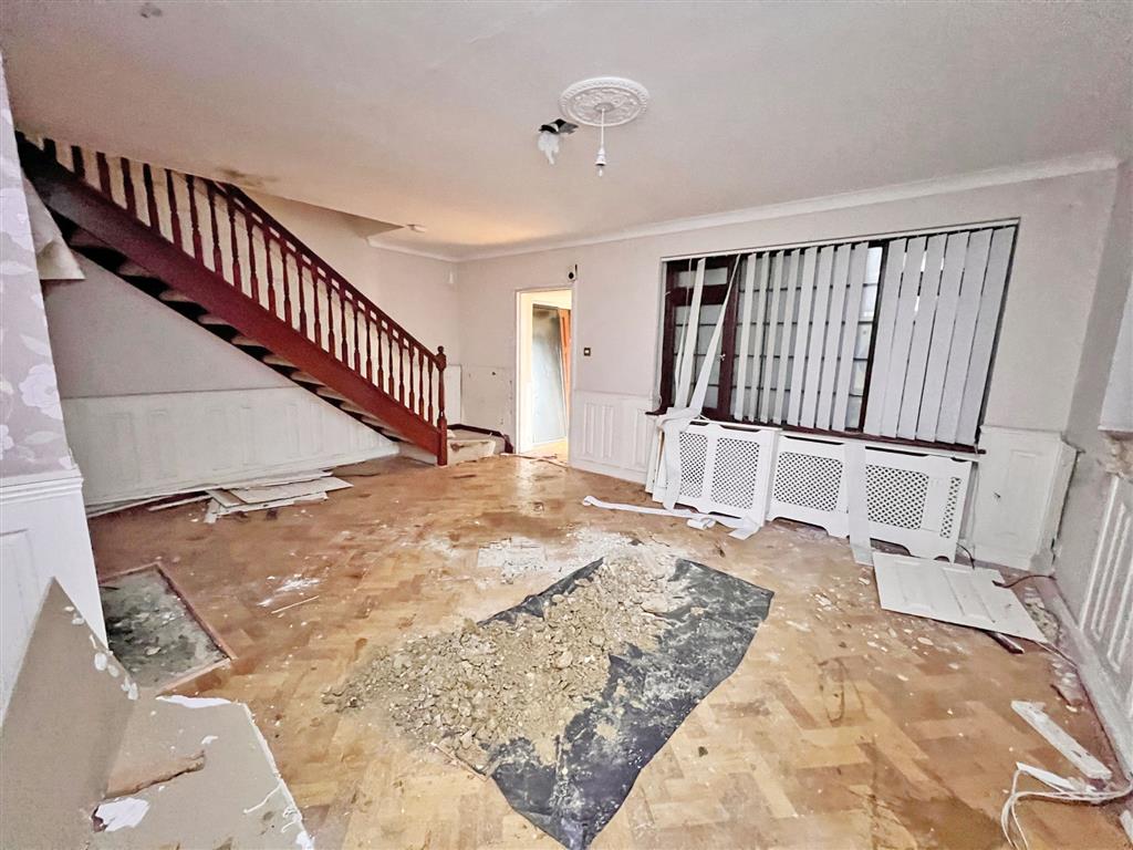 4, Barrowsfield, Sanderstead, SOUTH CROYDON, Surrey, CR2 9BZ