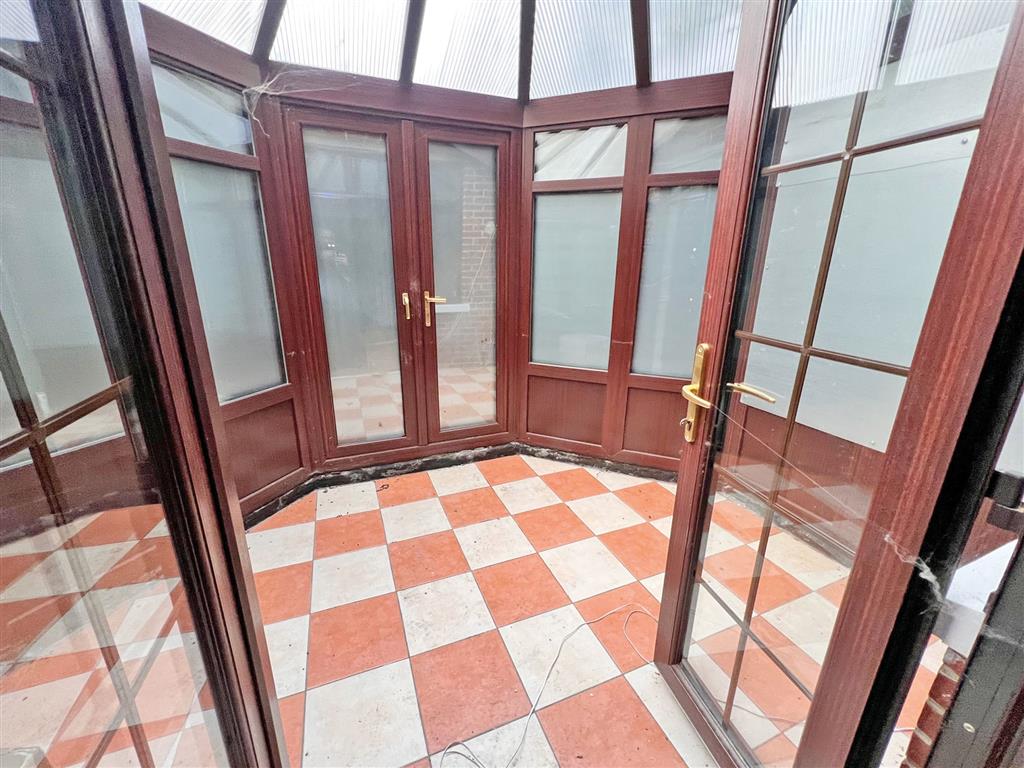 4, Barrowsfield, Sanderstead, SOUTH CROYDON, Surrey, CR2 9BZ