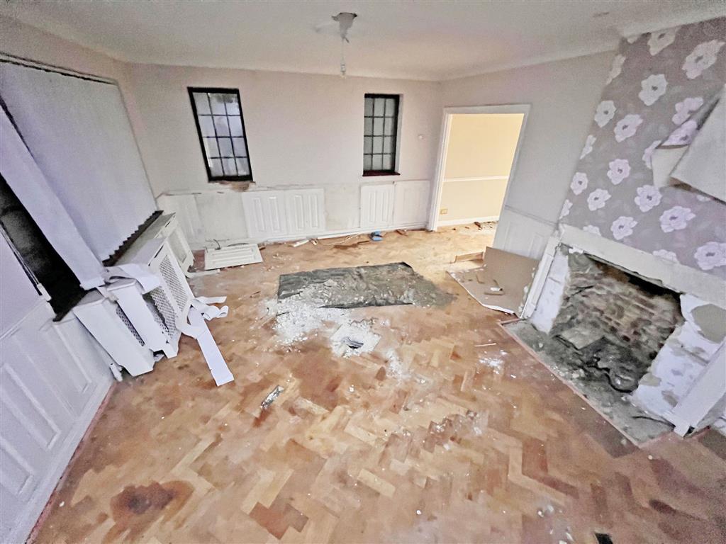 4, Barrowsfield, Sanderstead, SOUTH CROYDON, Surrey, CR2 9BZ