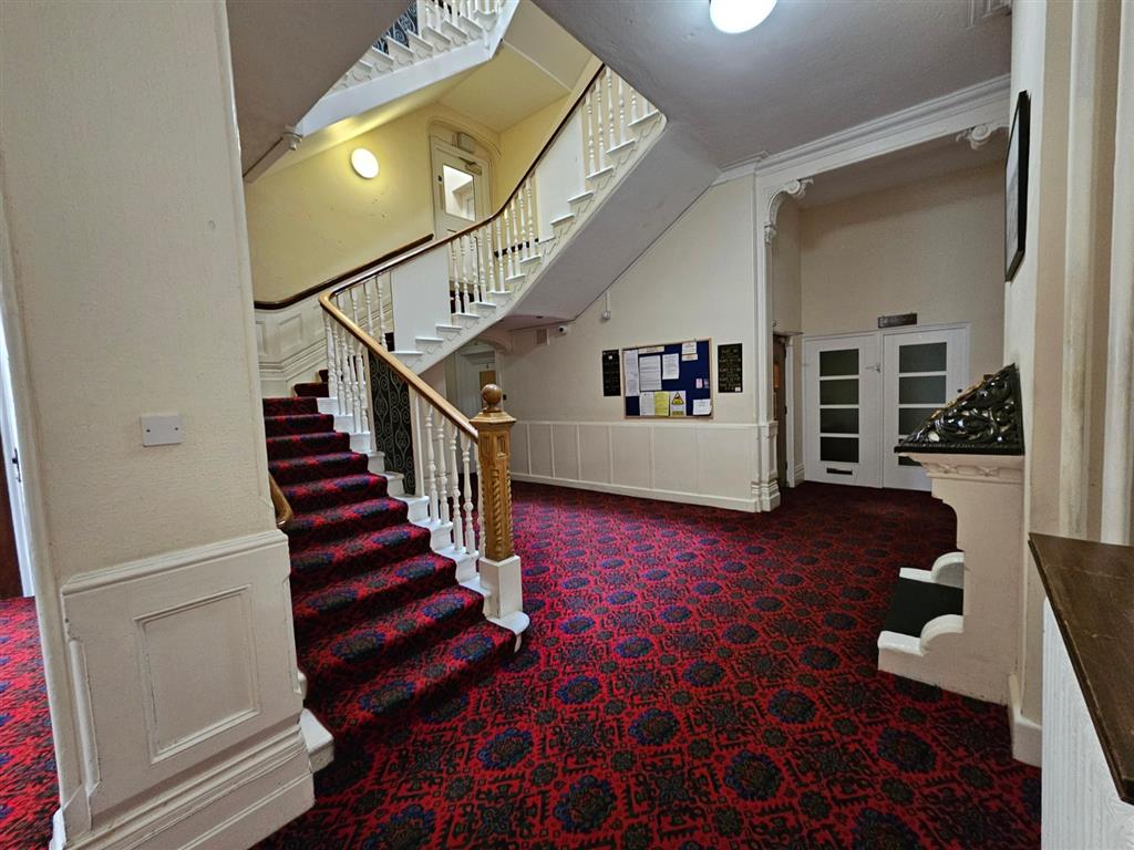 Flat 17, Tollard Court, West Hill Road, BOURNEMOUTH, Dorset, BH2 5EH
