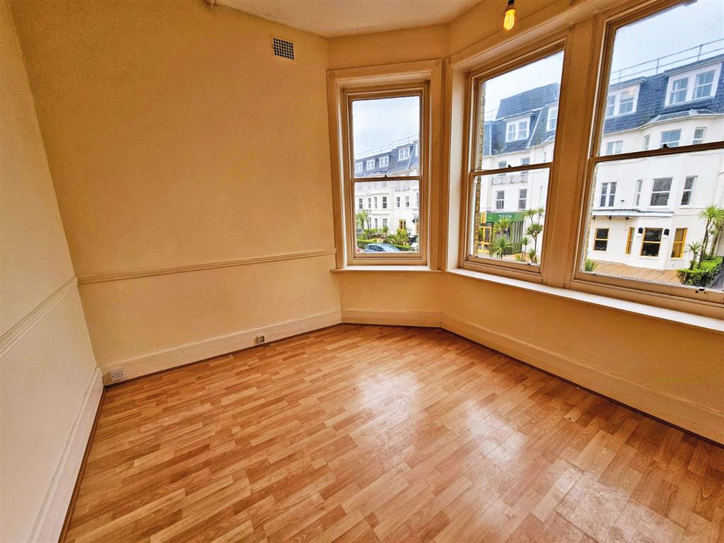 Flat 17, Tollard Court, West Hill Road, BOURNEMOUTH, Dorset, BH2 5EH