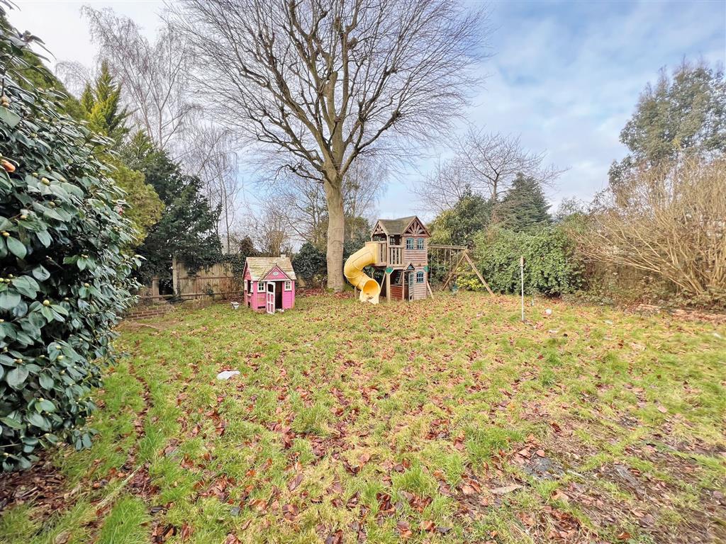 5, Barrowsfield, Sanderstead, SOUTH CROYDON, Surrey, CR2 9BZ