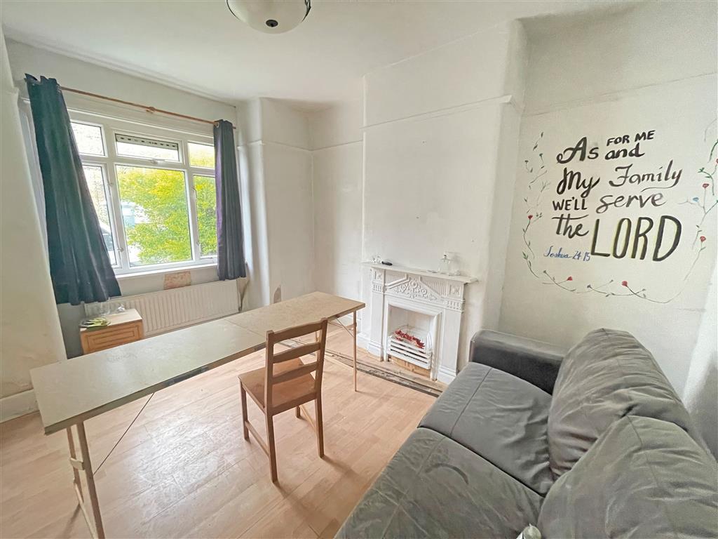 21, Manor Grove, RICHMOND, Surrey, TW9 4QQ