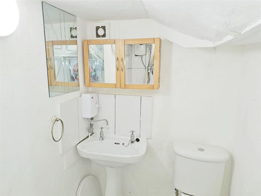 Flat 6, 21-23, Green Lane, REDRUTH, Cornwall, TR15 1JZ