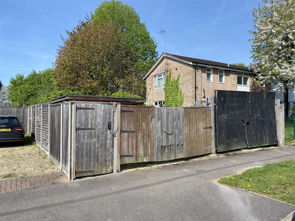 Land on, Frogmore Way, READING, Berkshire, RG30 3BP