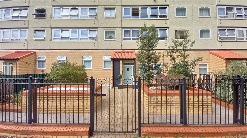 Flat C, Connor Court, Alfreda Street, Battersea, London, SW11 5HF